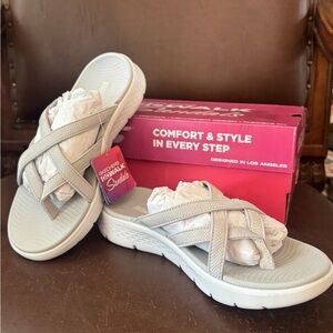 Skechers Women's Light Gray Sandals